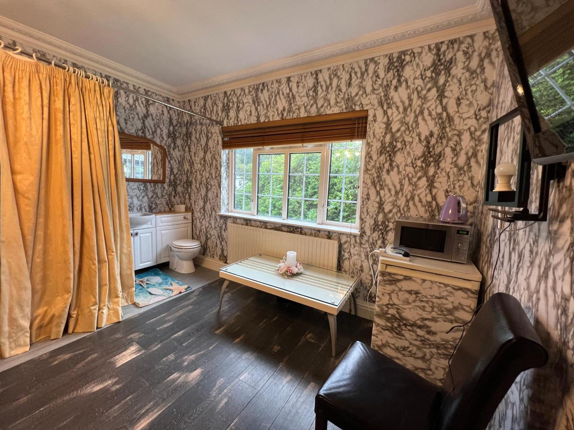The Caduceus- Residence Чертсі Екстер'єр фото