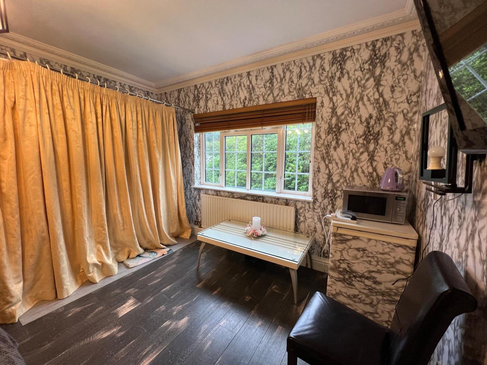 The Caduceus- Residence Чертсі Екстер'єр фото